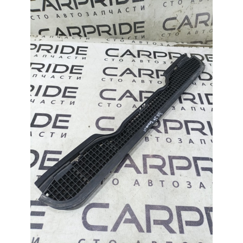 Решетка обдува лобового стекла (салон) BMW 3-series E36 1996 M43b16 51131977679