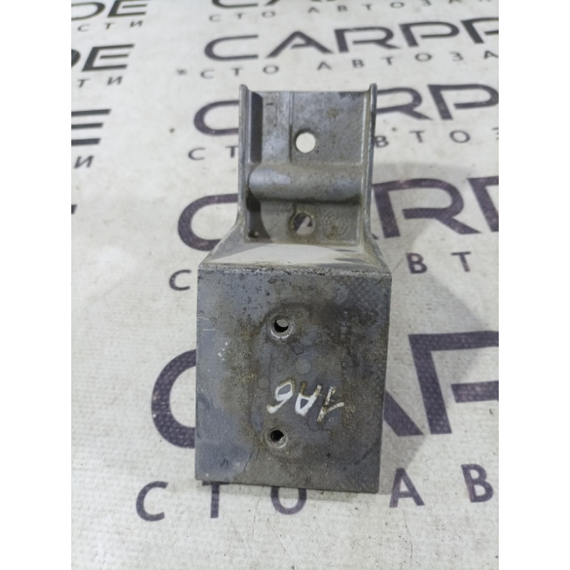 Кронштейн (двигатель и элементы) AUDI A6 C5 2001 2.5 AKE 4b9813383a