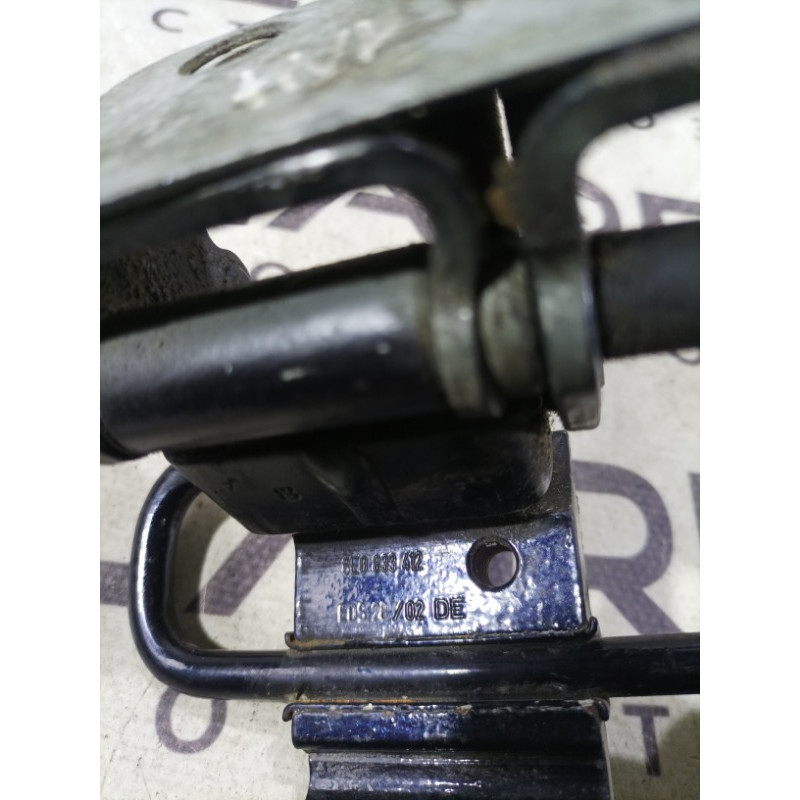 Петля двери (кузов и элементы) AUDI A4 B6 2003 2.0 ALT 8e0833412