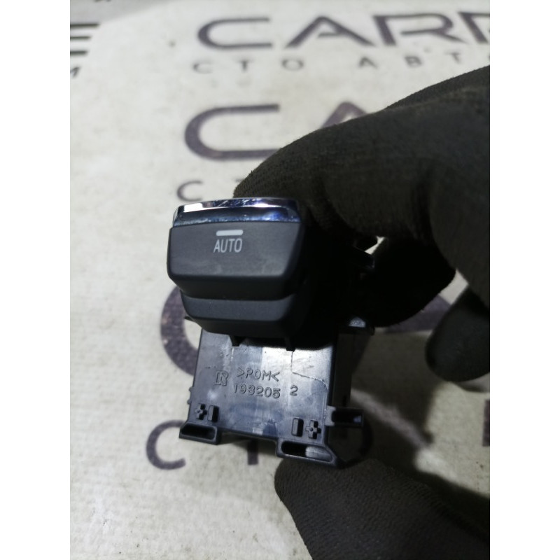 Кнопка стеклоподъемника (электрика / кнопки) Subaru Forester SK 83071FL310