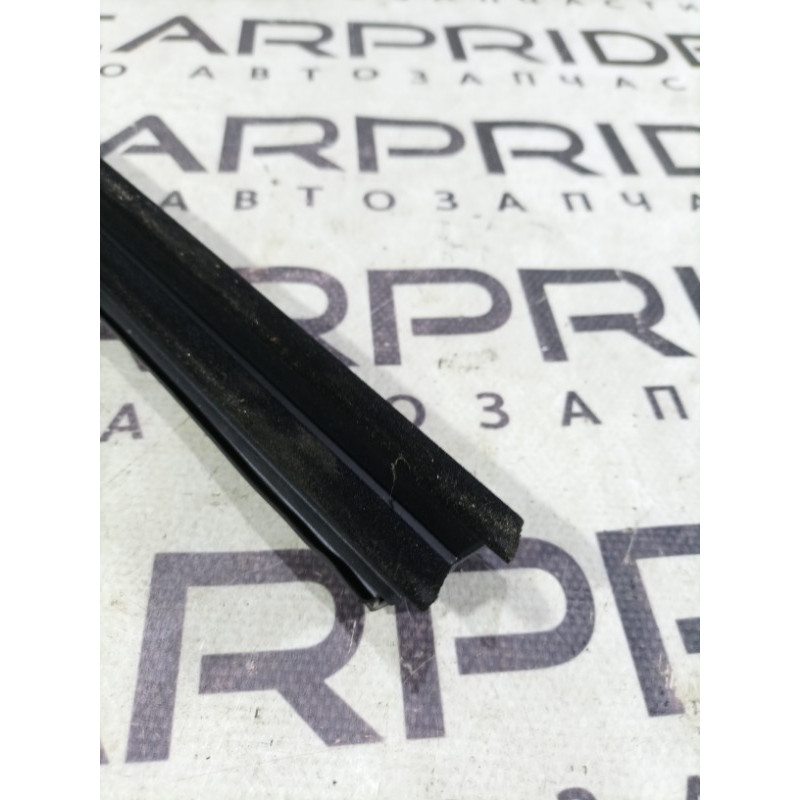 Молдинг стекла внутренний (наружные элементы кузова) Jeep Cherokee KL 2014 3.2 68103085ac