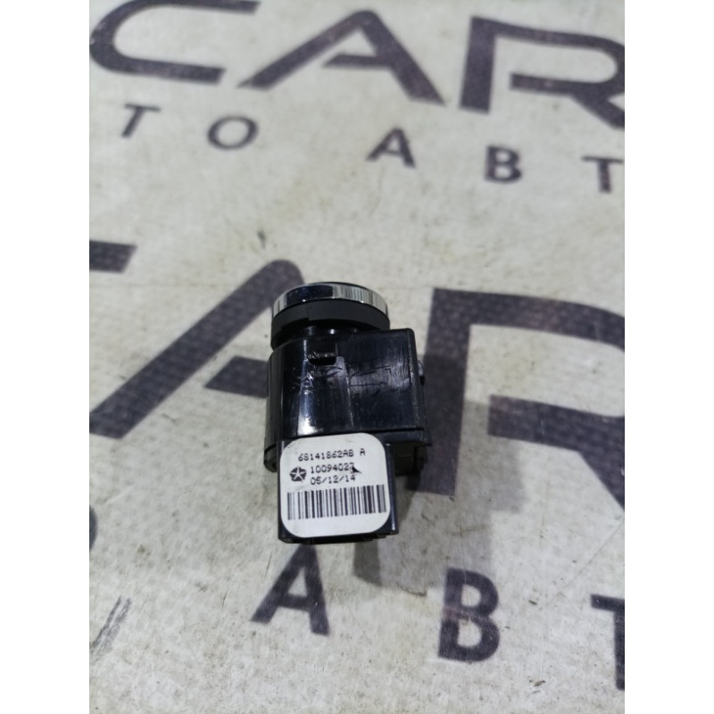 Кнопка открытия лючка топливного бака (электрика / кнопки) Jeep Cherokee KL 2014 3.2 68141862ab