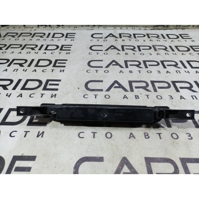 Повторитель стоп сигнала (оптика) Jeep Cherokee wk2 05303754af