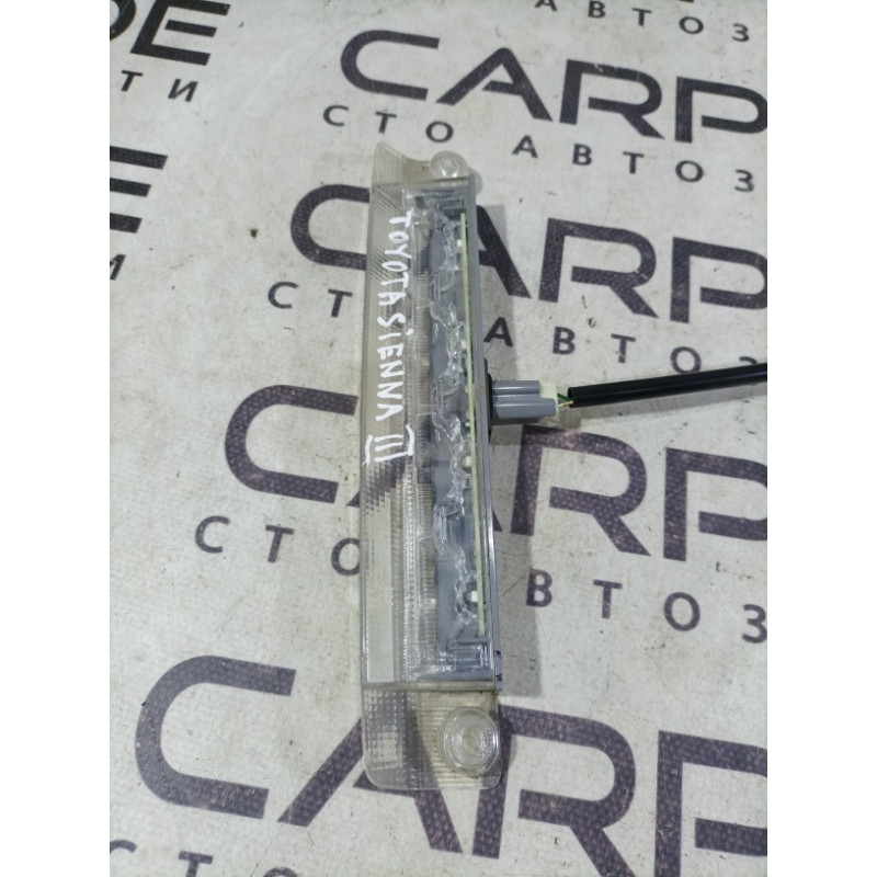 Повторитель стоп сигнала (оптика) Toyota Sienna 3