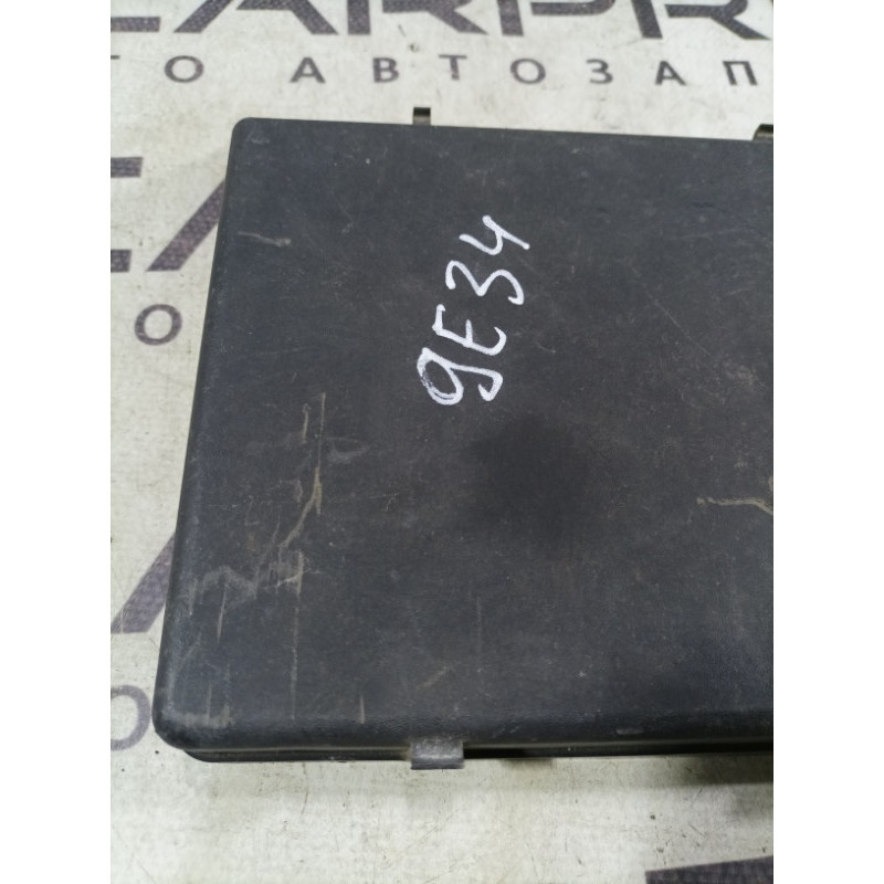 Крышка блока предохранителей (двигатель и элементы) BMW 5-series E34 M43b18 61131374029