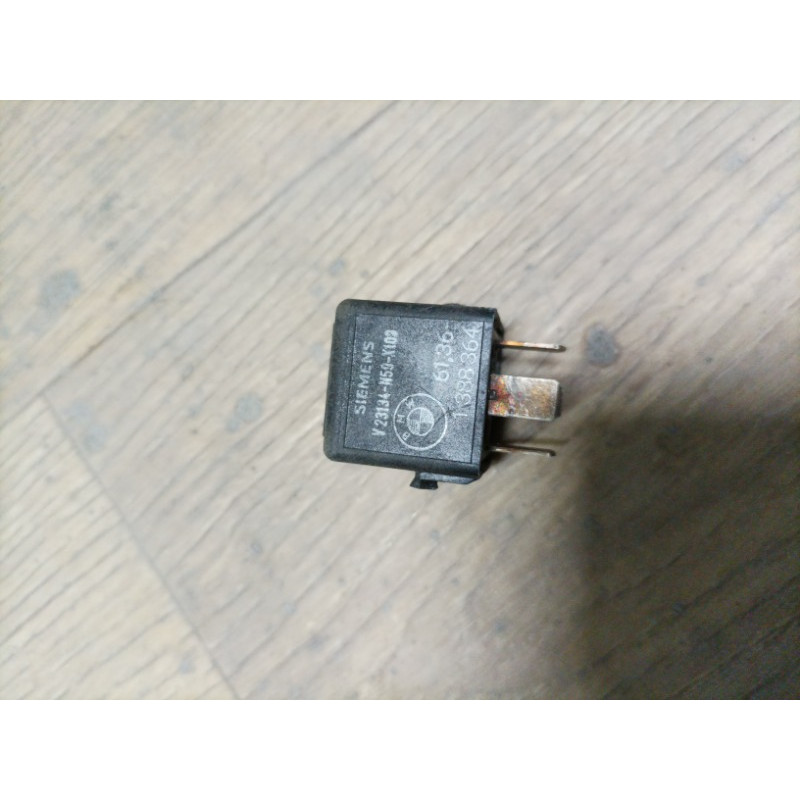 Реле (электрика) BMW 5-series E34 61361388364