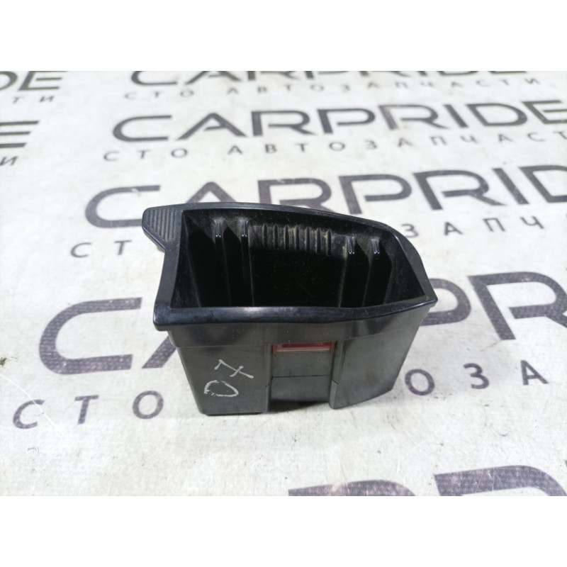 Пепельница (салон) Mazda 6 GG 2004 2.0 RF5 gj6a2512