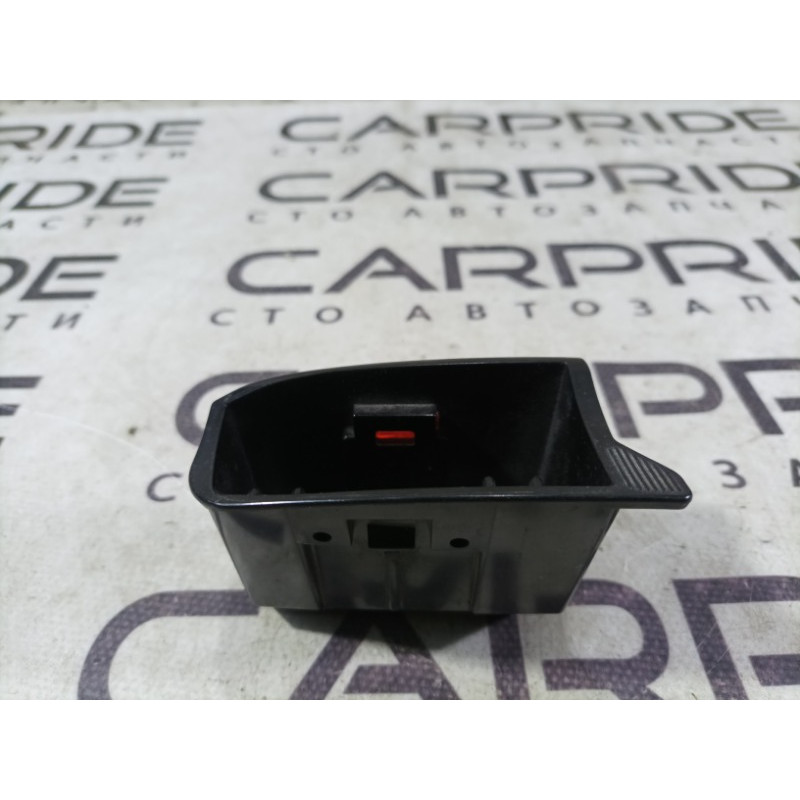 Пепельница (салон) Mazda 6 GG 2004 2.0 RF5 gj6a2512