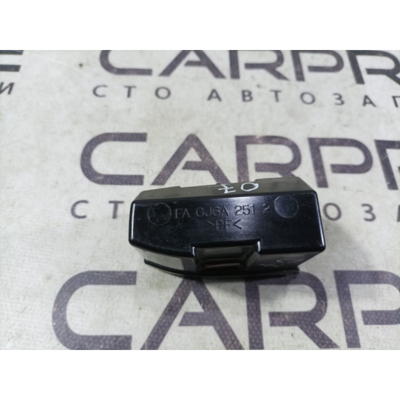 Пепельница (салон) Mazda 6 GG 2004 2.0 RF5 gj6a2512