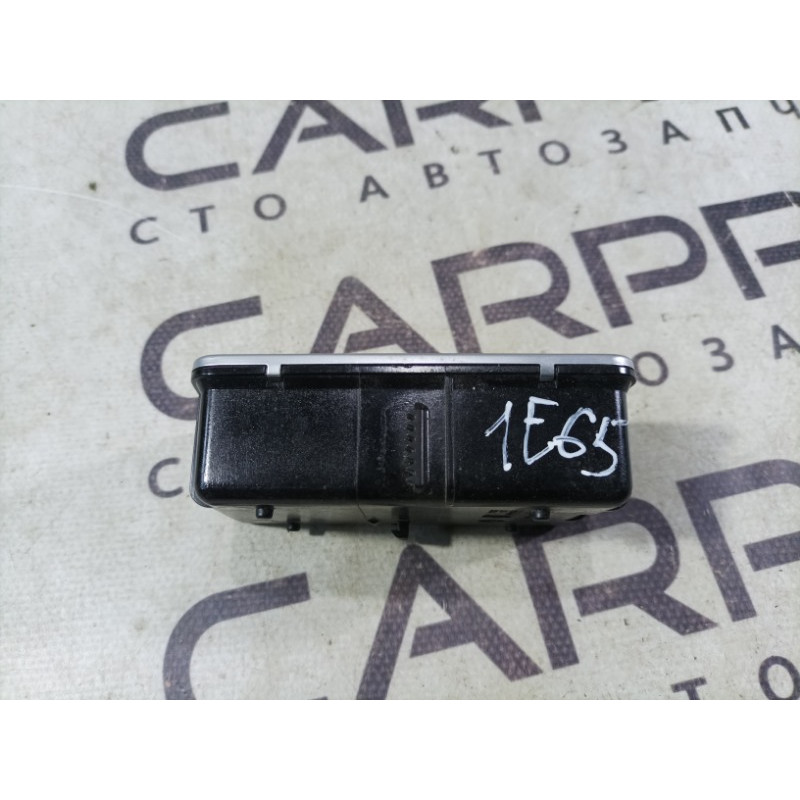 Пепельница (салон) BMW 7-series E65 N62B44 51168223405