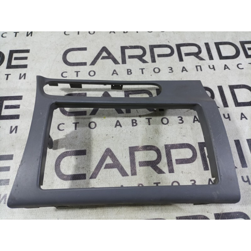 Накладка центральной консоли (салон) Mazda 6 GG 2004 2.0 RF5 gj6a64431t