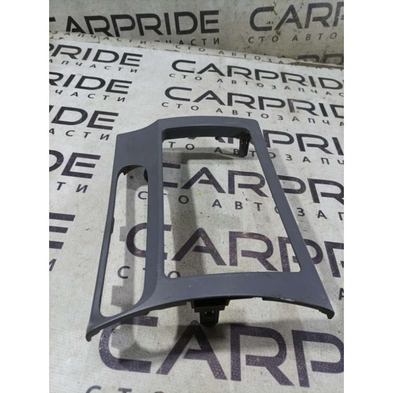 Накладка центральной консоли (салон) Mazda 6 GG 2004 2.0 RF5 gj6a64431t