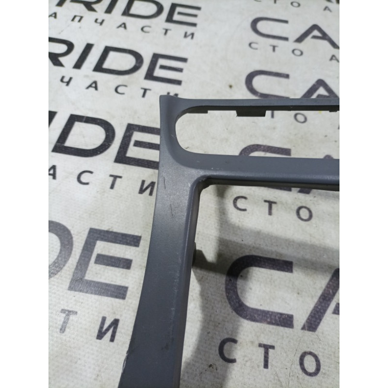 Накладка центральной консоли (салон) Mazda 6 GG 2004 2.0 RF5 gj6a64431t