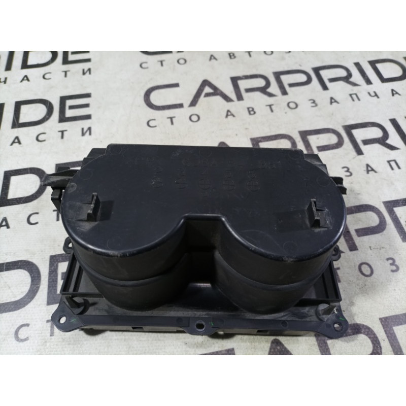 Подстаканник (салон) Mazda 6 GG 2004 2.0 RF5 gj6a64361