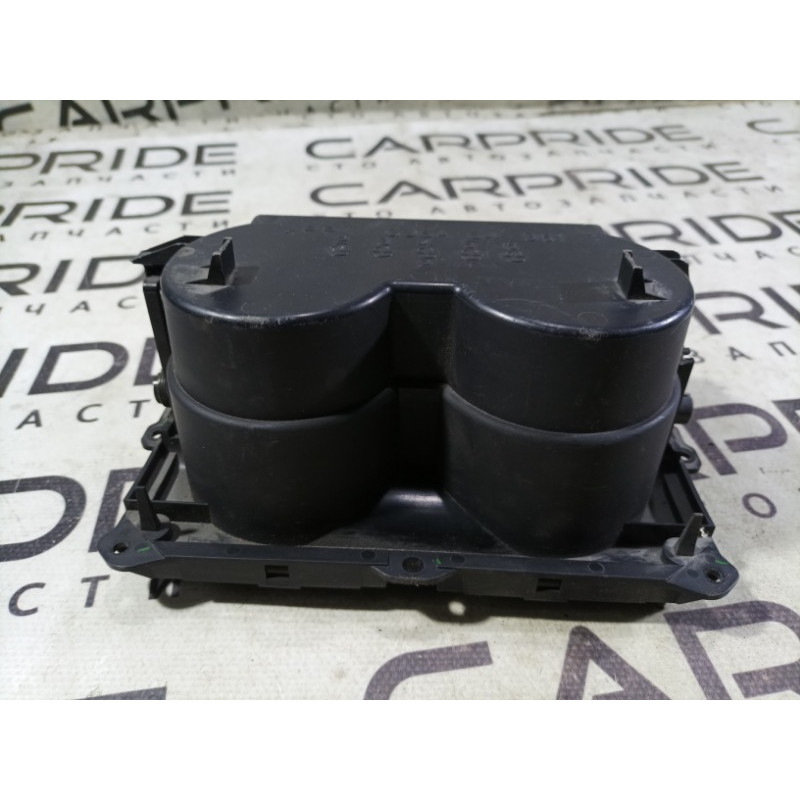 Подстаканник (салон) Mazda 6 GG 2004 2.0 RF5 gj6a64361