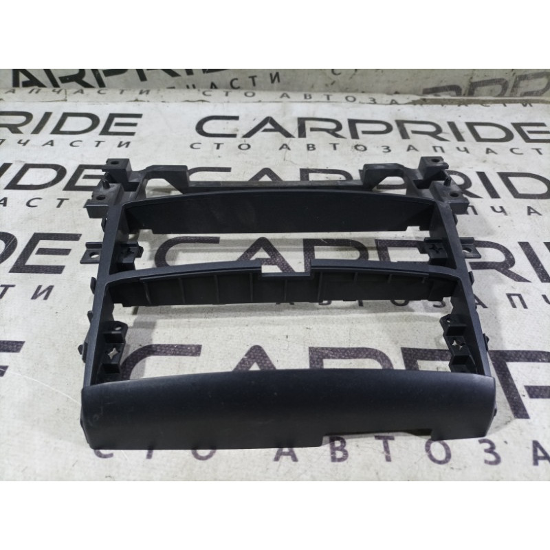 Рамка магнитофона (салон) KIA Sorento BL 2007 2.5 CRDI