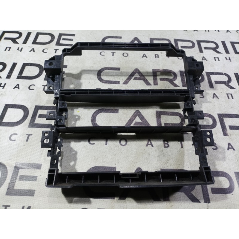 Рамка магнитофона (салон) KIA Sorento BL 2007 2.5 CRDI