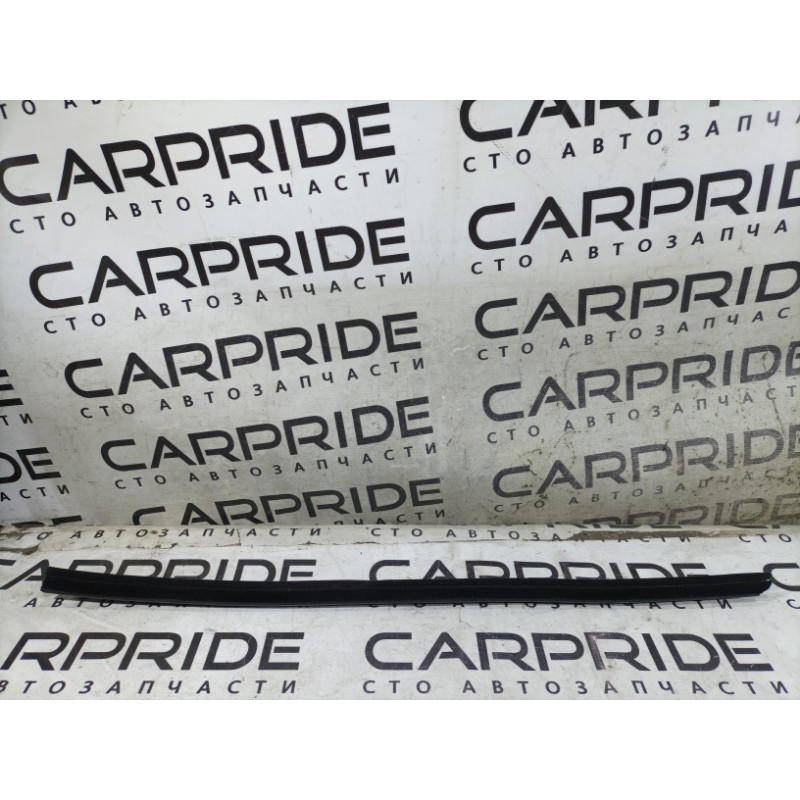 Молдинг стекла внутренний (наружные элементы кузова) Audi A4 B8 8k0837479c