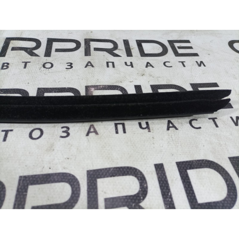 Молдинг стекла внутренний (наружные элементы кузова) Audi A4 B8 8k0837479c