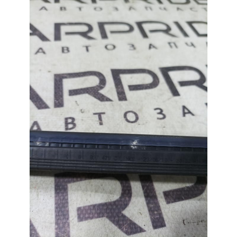 Молдинг стекла внутренний (наружные элементы кузова) Audi A4 B8 8k0837479c