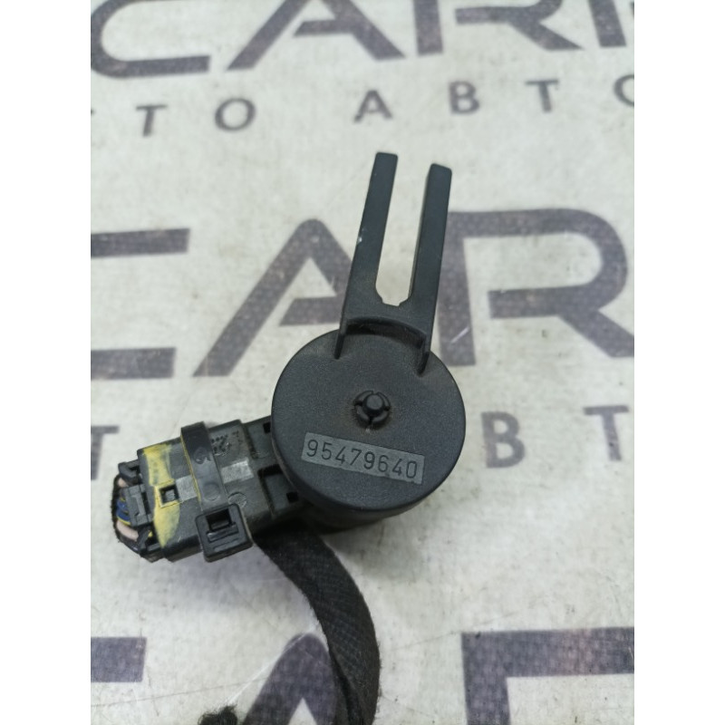 Датчик положения педали тормоза (электрика / датчики) CHEVROLET Cruze J300 2012 1.8 95479640