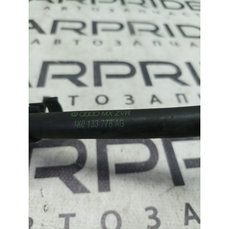 Патрубок (система охлаждения) Volkswagen Jetta 5 1k0133778ag