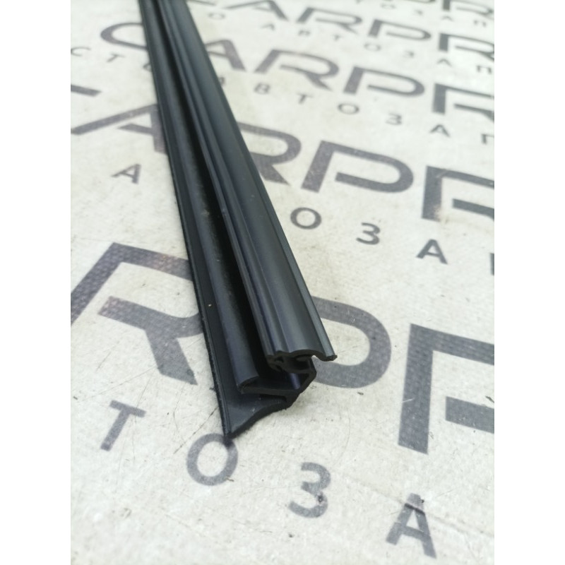Молдинг стекла внутренний (наружные элементы кузова) Jeep Compass MK49 2011 2.4 5074654AD