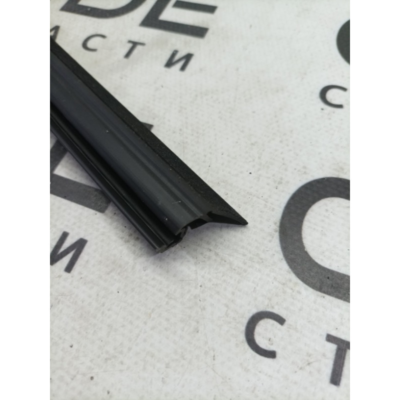 Молдинг стекла внутренний (наружные элементы кузова) Jeep Compass MK49 2011 2.4 5074654AD