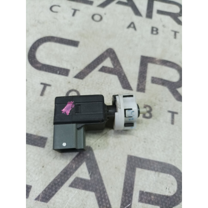 Концевик педали тормоза (электрика / датчики) KIA Sorento UM 2013 2.4 938103S000