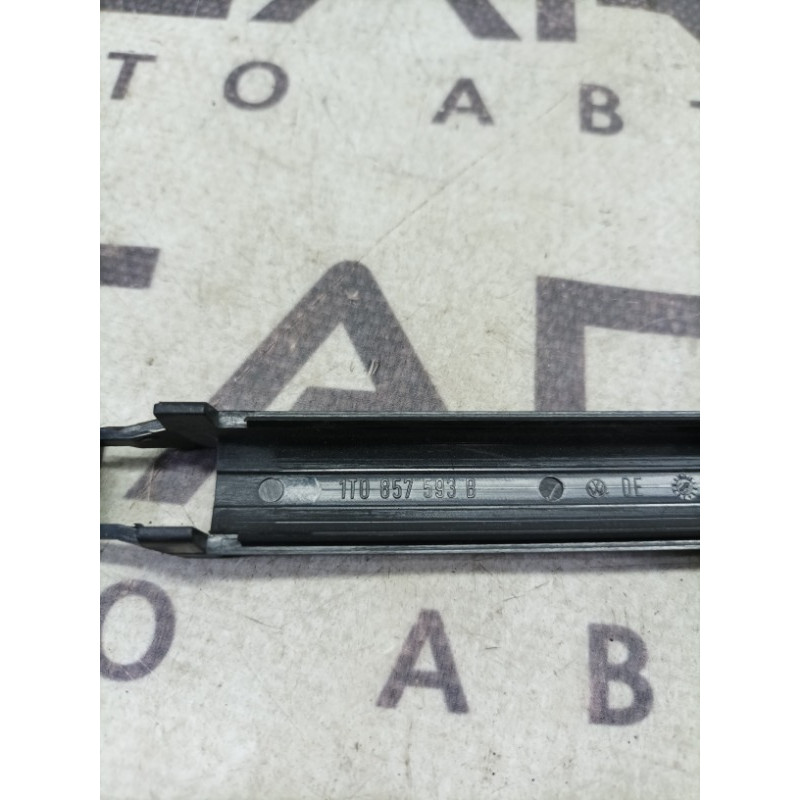 Накладка дзеркала в салоні (салон) Volkswagen Passat B7 1t0857593b