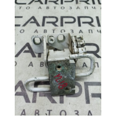 Петля двери