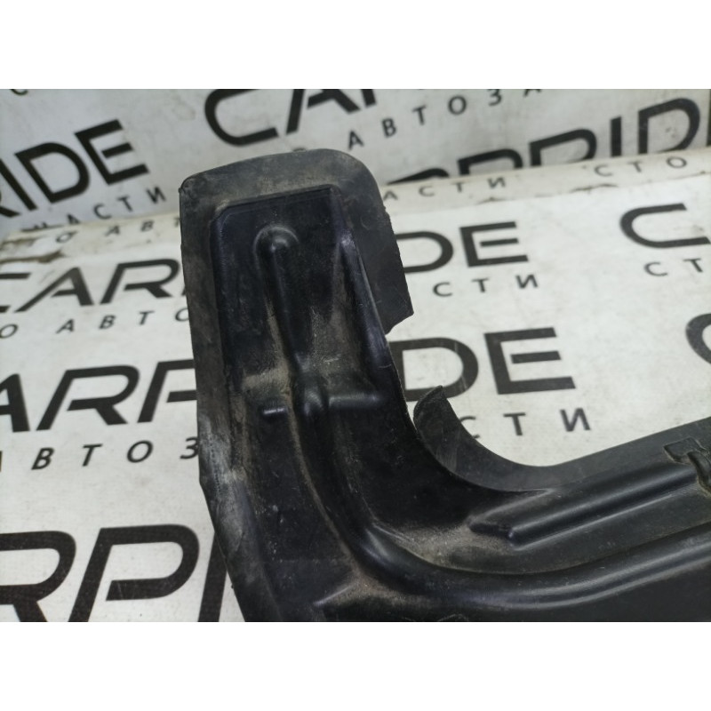 Уплотнитель крыла (кузов и элементы) Audi A4 B6 8e0821112a