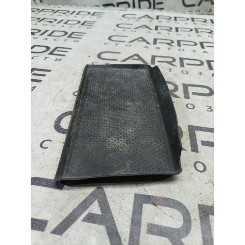 Коврик центральной консоли (салон) Volkswagen Passat B5 2003 2.5 AKN 3b0858169b