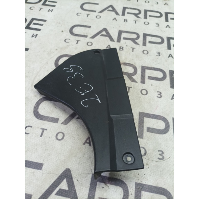 Накладка центральной консоли (салон) BMW 5-series E39 1999 M51d25 51168159765