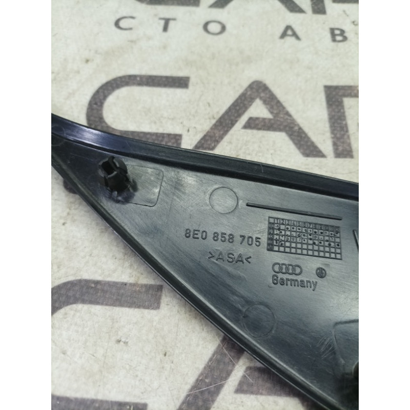 Накладка зеркала (салон) AUDI A4 B6 2.4BDV 8e0858705
