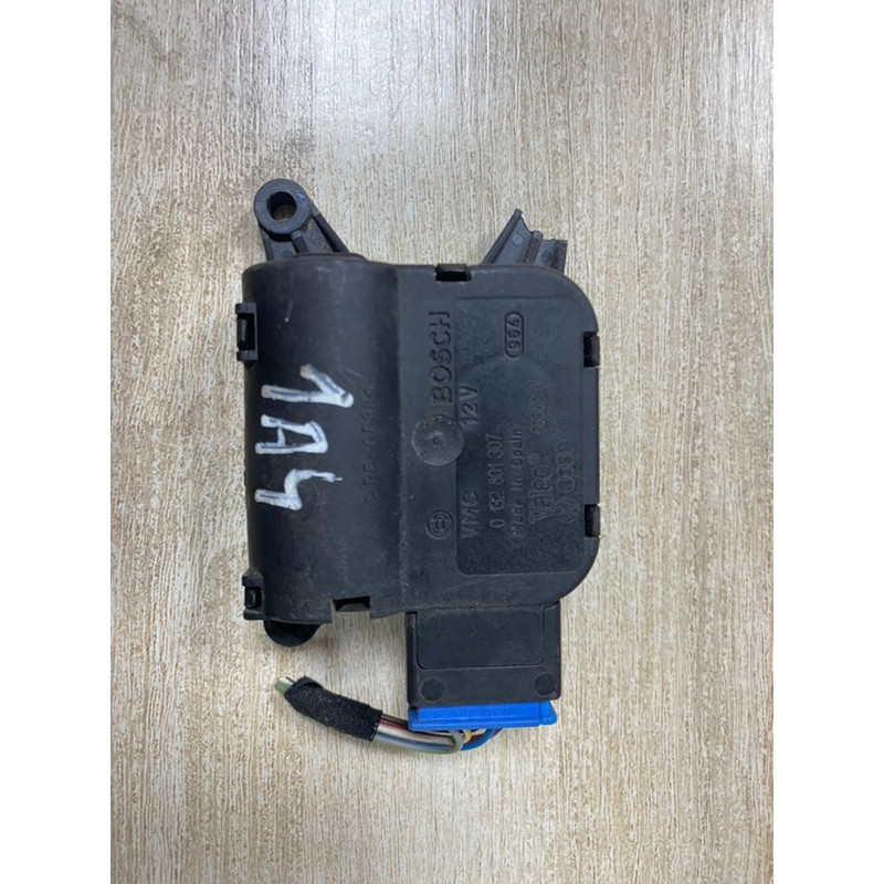 Привод заслонки отопителя (отопление и кондиционирование) AUDI A4 B6 2003 2.0 ALT 8E2820511