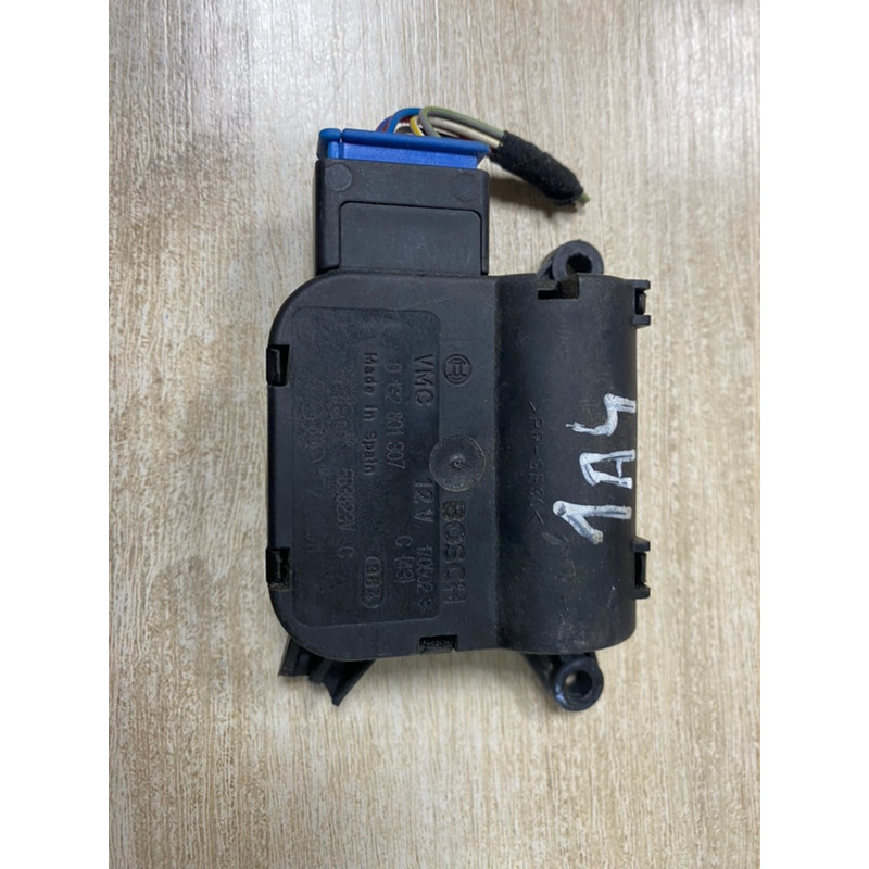 Привод заслонки отопителя (отопление и кондиционирование) AUDI A4 B6 2003 2.0 ALT 8E2820511