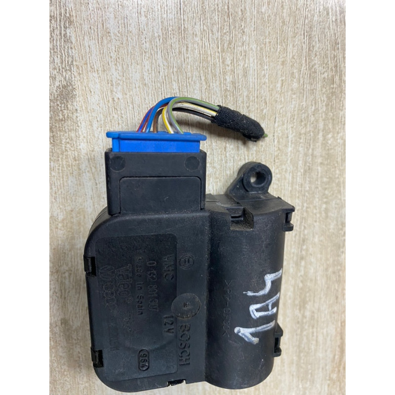 Привод заслонки отопителя (отопление и кондиционирование) AUDI A4 B6 2003 2.0 ALT 8E2820511