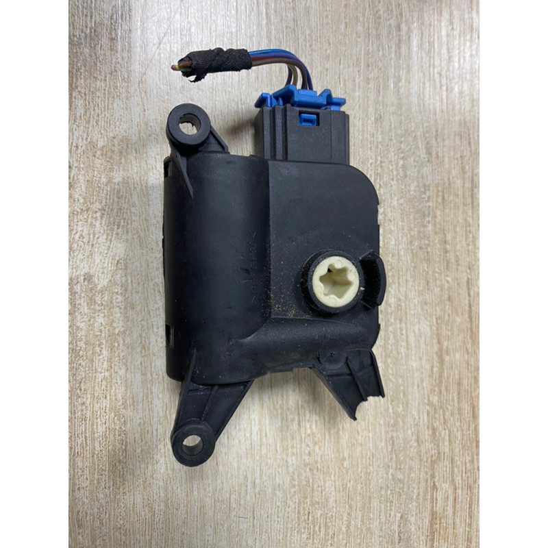 Привод заслонки отопителя (отопление и кондиционирование) AUDI A4 B6 2003 2.0 ALT 8E2820511