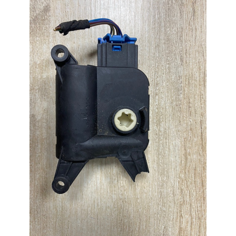 Привод заслонки отопителя (отопление и кондиционирование) AUDI A4 B6 2003 2.0 ALT 8E2820511