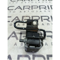 Петля двери