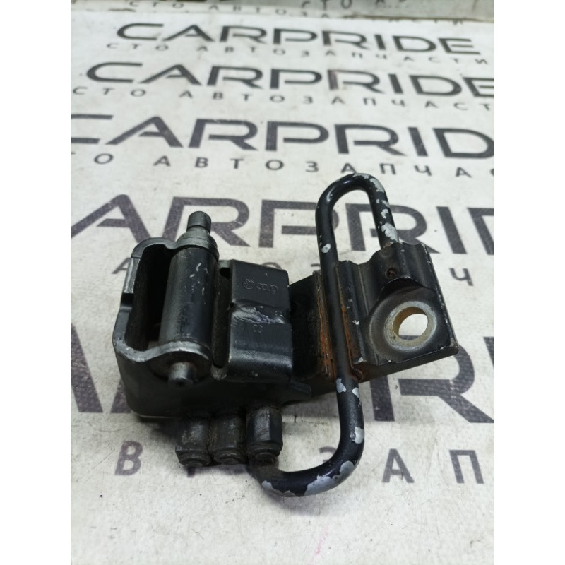 Петля дверей (кузов і елементи) Audi A6 C6 8e0831412b