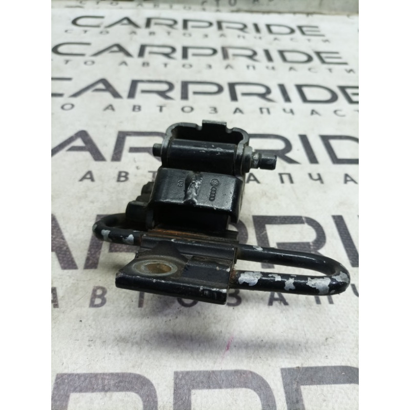 Петля дверей (кузов і елементи) Audi A6 C6 8e0831412b