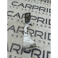 Петля капота