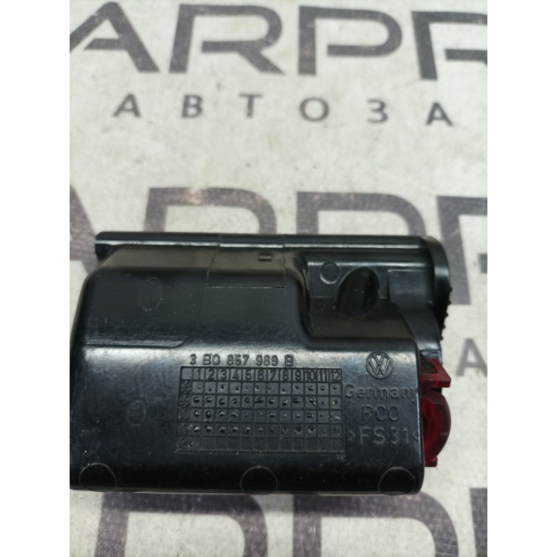 Пепельница (салон) Volkswagen Passat B5 2003 1.9 TDI 3b0857989b