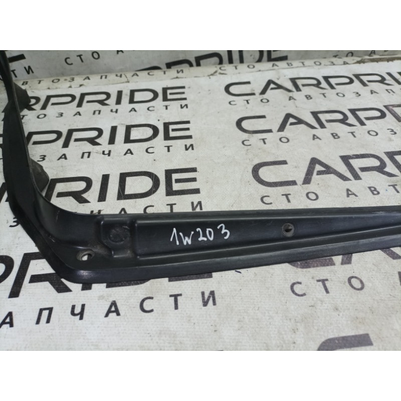 Накладка кришки багажника (кузов і елементи) Mercedes-Benz C-class W203 1.8 M111.951 a2036931433