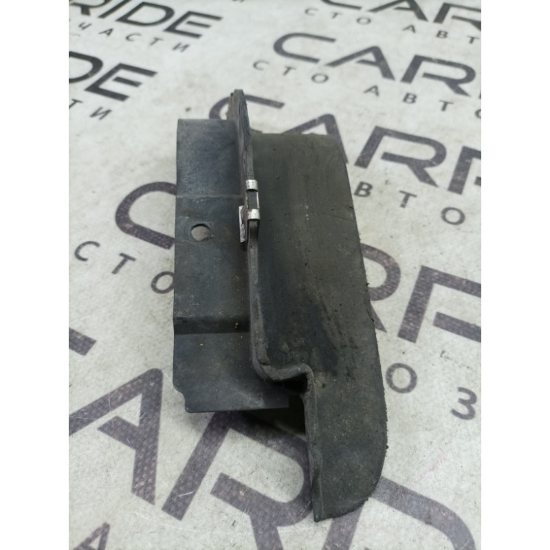 Брызговик (кузов и элементы) AUDI A4 B6 2.4BDV 8e0853834