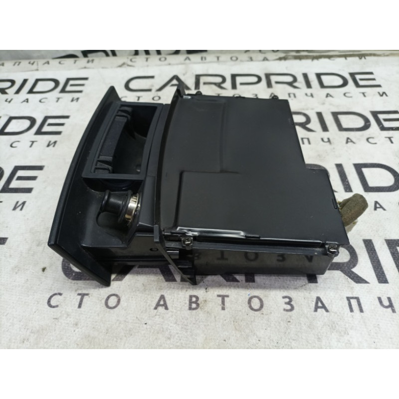 Пепельница (салон) KIA Sorento BL 2005 2.5 CRDI 845503E000