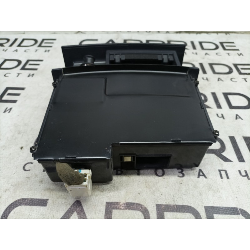 Пепельница (салон) KIA Sorento BL 2005 2.5 CRDI 845503E000