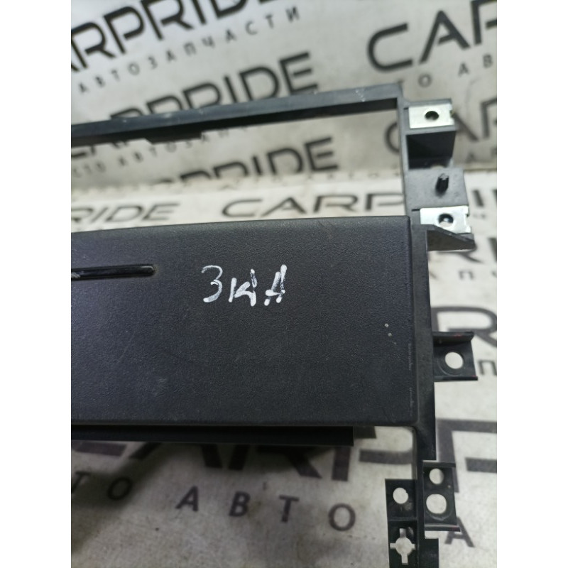 Бардачок центральной консоли (салон) KIA Sorento BL 2005 2.5 CRDI 845703e000